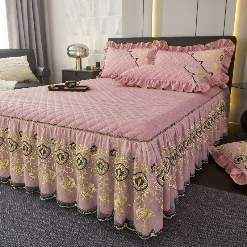 3pcs Set Autumn/Winter Thickened Faux Crystal Velvet Quilted Heart Patchwork + Raised Lace Layer with Straps: 1pc Bed Skirt + 2pcs Pillowcases