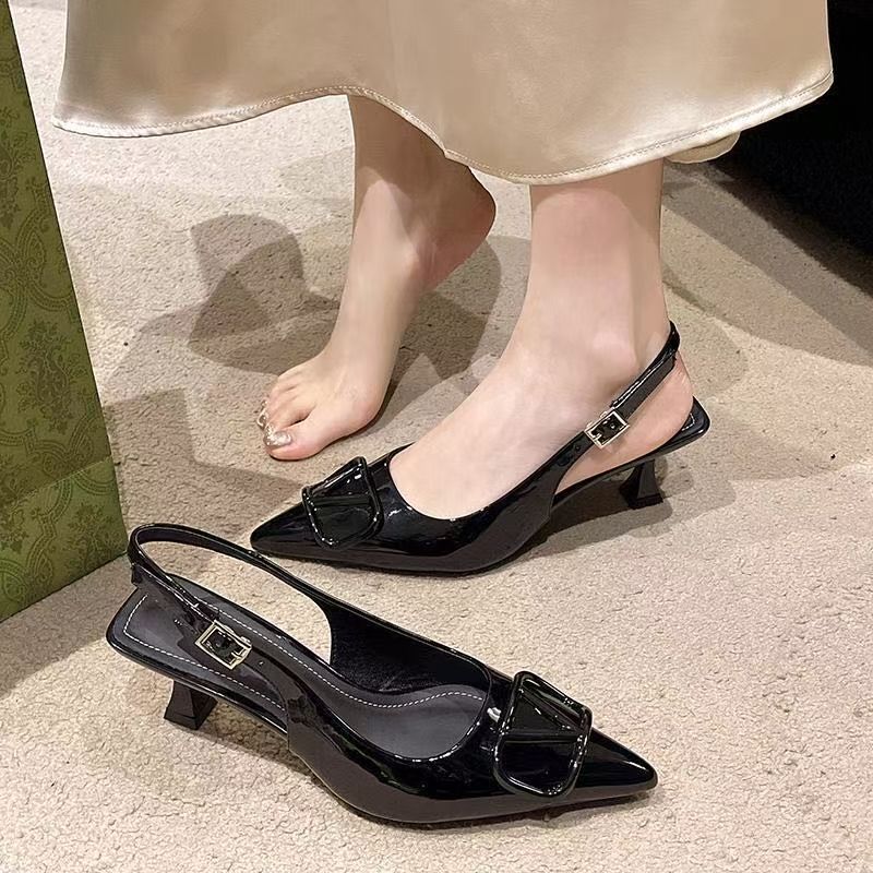 Neues Temperament Society-Dame Rücken leer Wort mit einzelnen Schuhen dünner Absatz Französisch Nude Taschenkopf High Heel Sandalen Damen Sommer