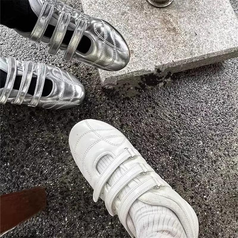 Women Retro White Sneakers Hook and Loop Round Toe Casual Flats