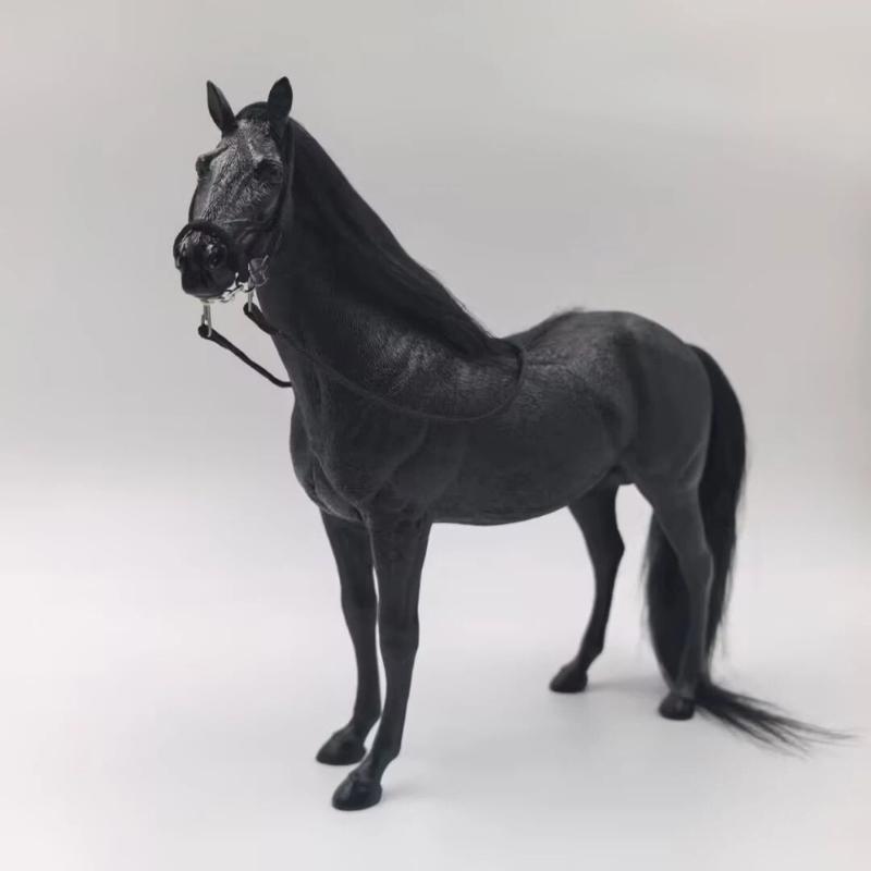 Figurine Animale Cheval Marron Solide Réaliste Moulage Monobloc 23 cm de Long 19,5 cm de Haut Avec Crinière et Queue Rougeâtres Jouet de Collection pour Enfants