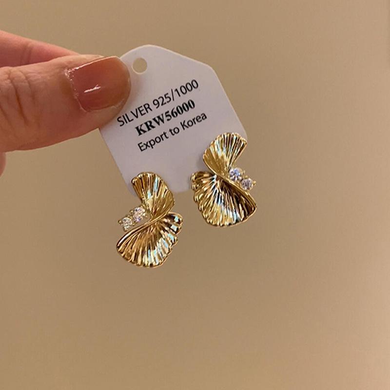 Silver Needle Zircon Metal Twisted Fan Leaf Earrings European and American Earrings, Earrings, Light Luxury Earrings, Design Sense Niche