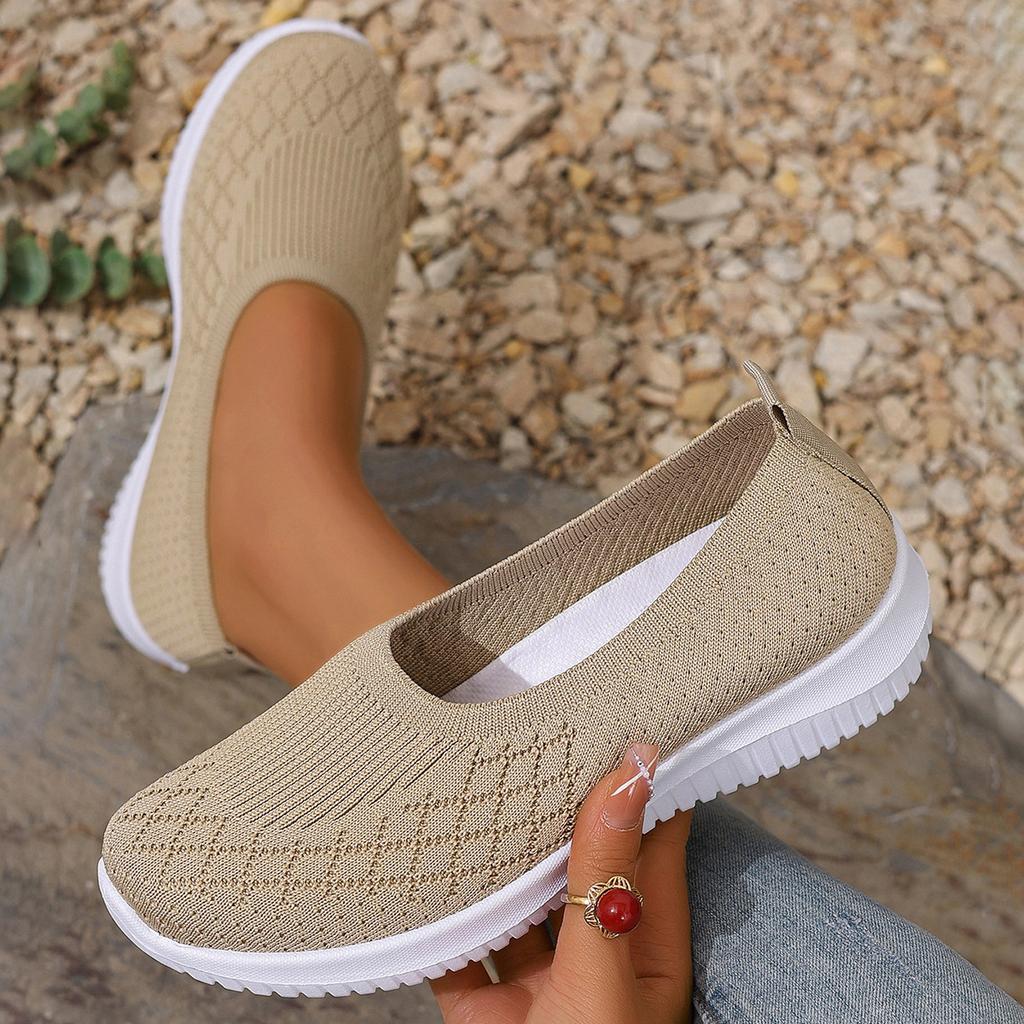 Women Casual Shoes Light Sneakers Breathable Mesh Summer Knitted Vulcanized Shoes Outdoor Slip-On Sock Shoes Plus Size Tennis