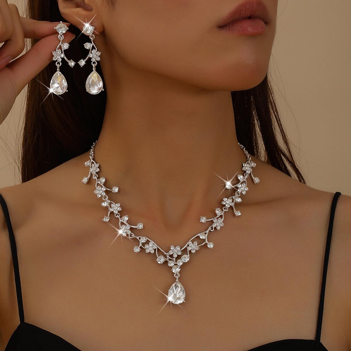 2026 European and American Women s Alloy Rhinestone Necklace Jewelry Set Bridal Wedding Banquet Jewelry 45CM