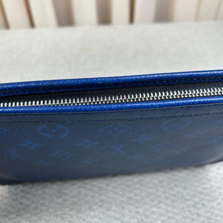 [Pre-Owned] Pochette Voyage Classic Monogram Portable Zipper Toiletry Bag Medium - Very Good #EFSP4K