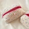 1 Piece Ins Fashion Makeup Case Elegant Simplicity Sweet Floral Lipstick Bag Portable Large Capacity Earphone Cable Storage Bag