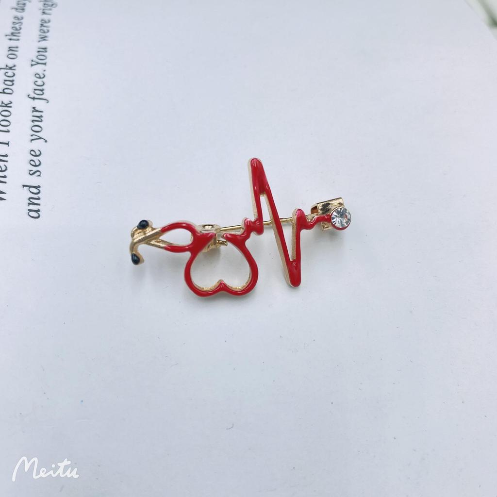 Wuhan Hospital Epidemic Prevention Brooches: Cartoon Series with Thermometers, Caring Doctors, Nurses, and More Creative Designs.