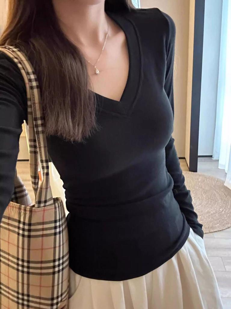 Women's Fleece V-Neck Long-Sleeve Base Layer Top - Warm, Slim Fit, Plus Velvet, Trendy Autumn/Winter Wear