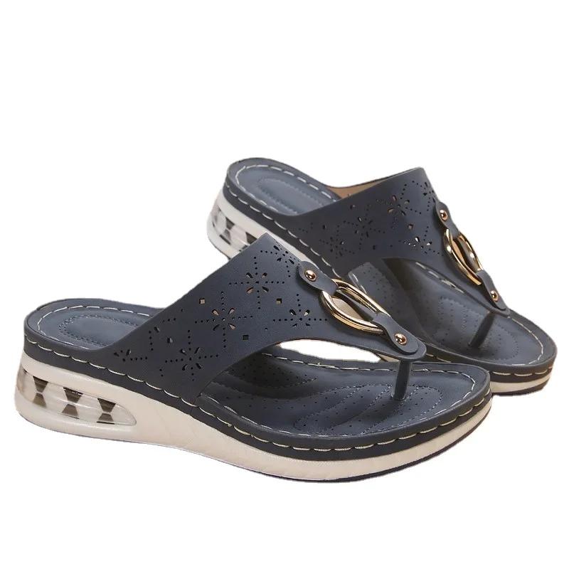 Mode 2024 Mode Damen Schuhe Flip Flops Damen Hausschuhe Sommer Marke Strand Hausschuhe Damen Heißer Verkauf Metall Dekoration Hausschuhe