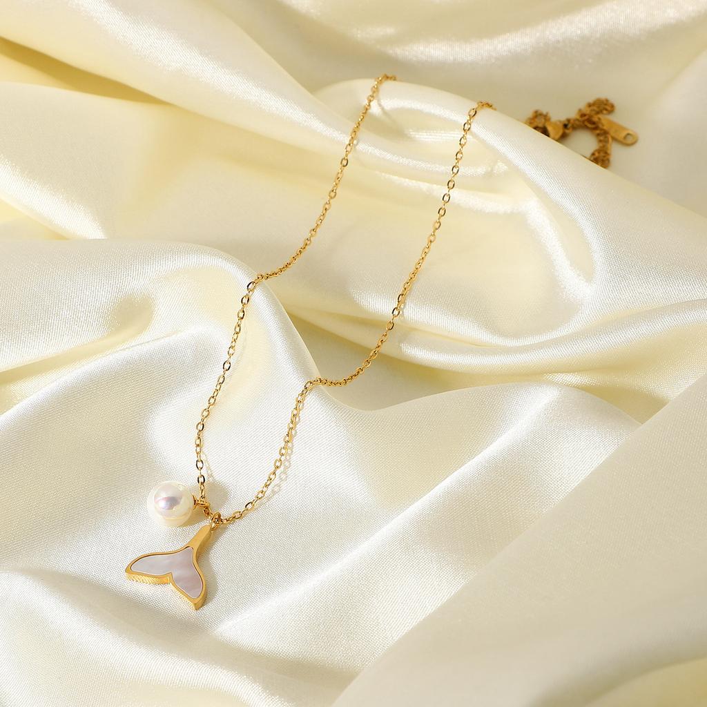 Fashion White Shell Pearl Pendant Necklace 18K Gold Plated Women's Jewelry Waterproof Hypoallergenic