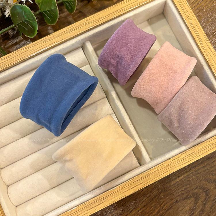 Hochelastisches Haargummi: Damen-Stirnband mit breiter Kante für Pferdeschwanz