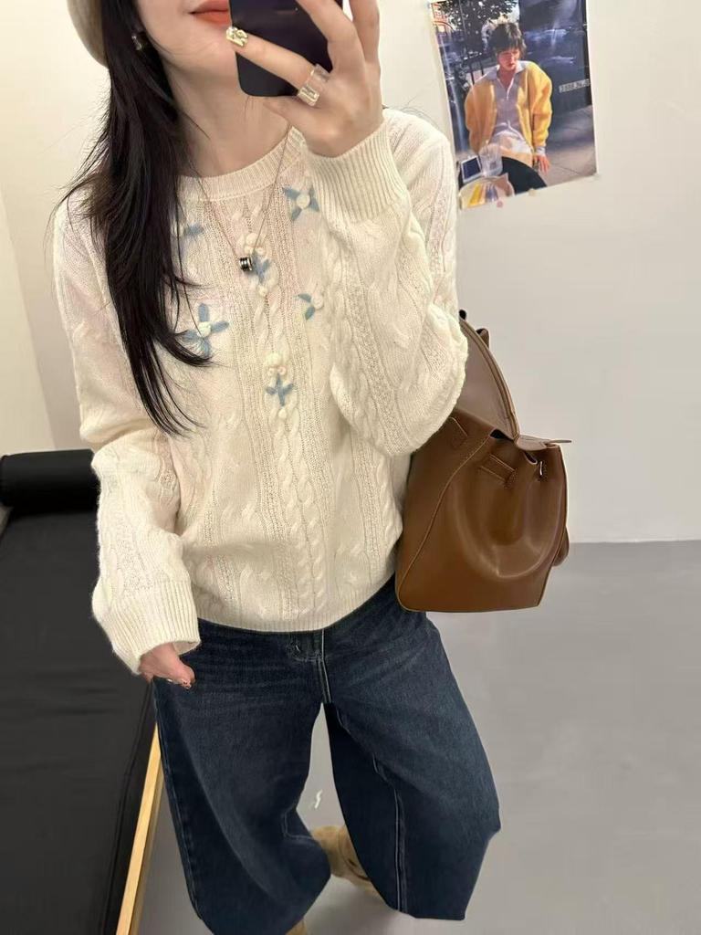 Women's Winter Mori Style Embroidered Knit Sweater - Loose, Age-Reducing, Soft & Fresh