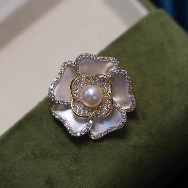 Trendy Camellias Flower Brooch Alloy Rhinestones Floral Pin Versatile Fashion Jewelry Luxurious Camellias Flower Brooch