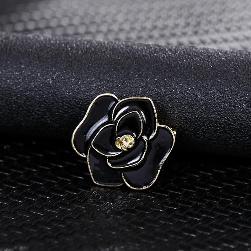 Elegant Luxury Brooch: Versatile and Exquisite Pin for Suit Jackets - Japanese and Korean Inspired Design