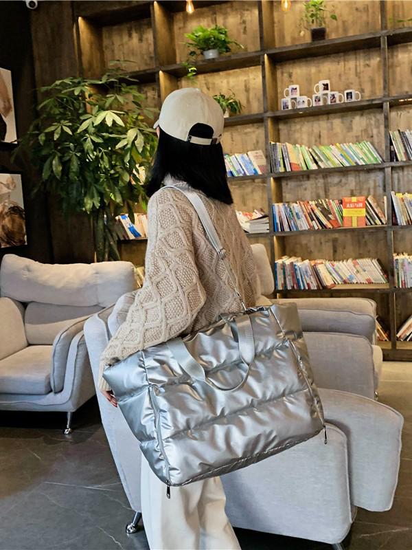 Bolsa Fitness Impermeável Feminina com Separação Molhado/Seco - Perfeita para Yoga, Natação, Esportes Casuais e Viagens.