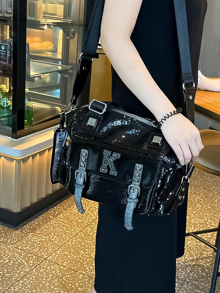 Luxusní dámská crossbody kabelka z roku 2025: Velká kapacita, evropská a americká móda, ideální pro maminky