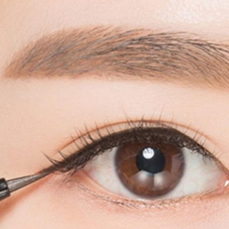 MISSHA Natural Fix Brush Pen Eyeliner 0.6g – Long-Lasting Waterproof Precision Liquid Eyeliner