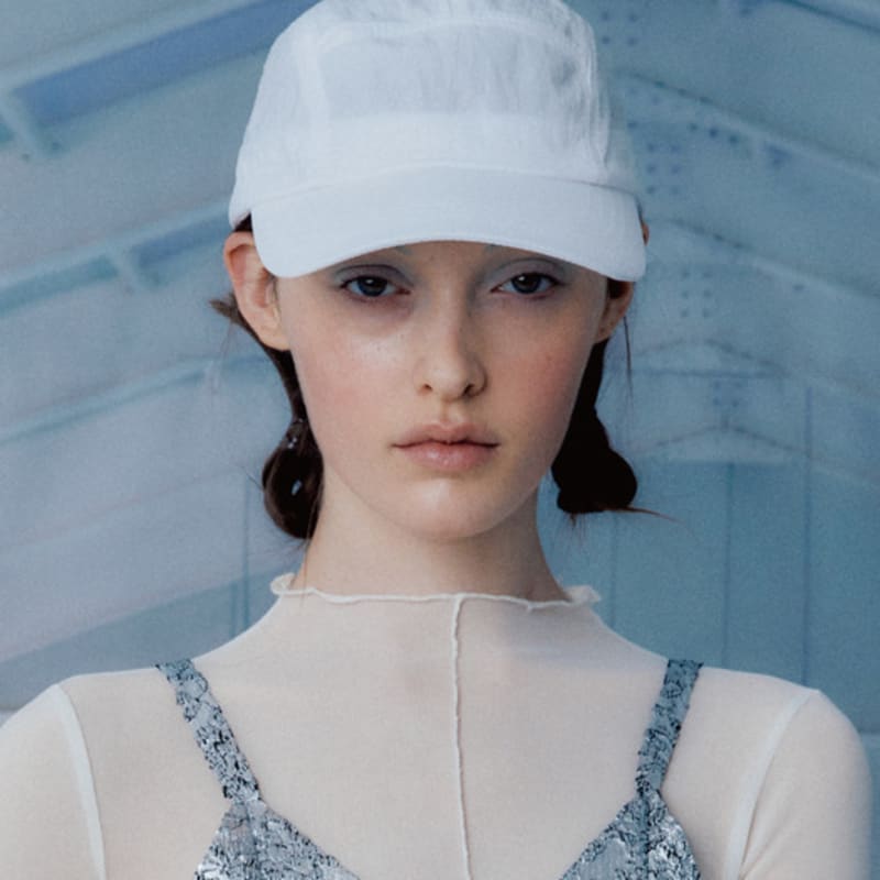 poesiedame PARACHUTE CAP IN WHITE