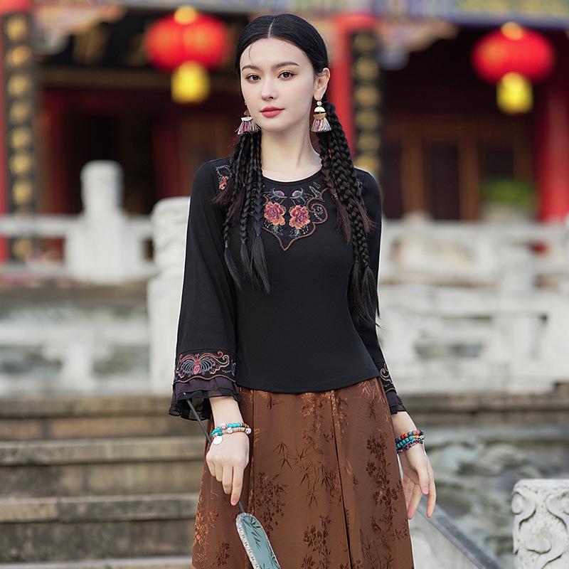 

Женская ретро этническая вышитая приталенная футболка с круглым вырезом 4XL чёрный/кофейный