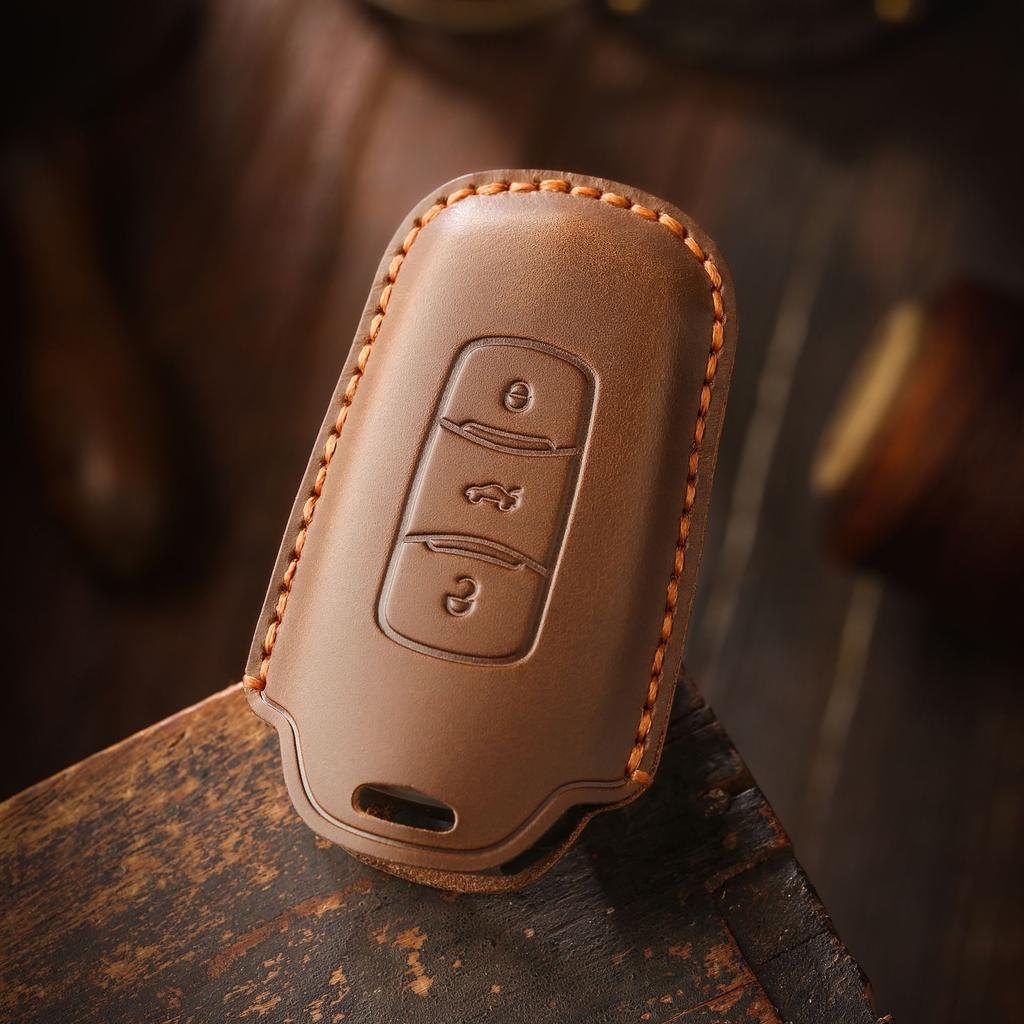 The new retro key cover is suitable for the old Geely car real cowhide pure handmade key protection case ring.