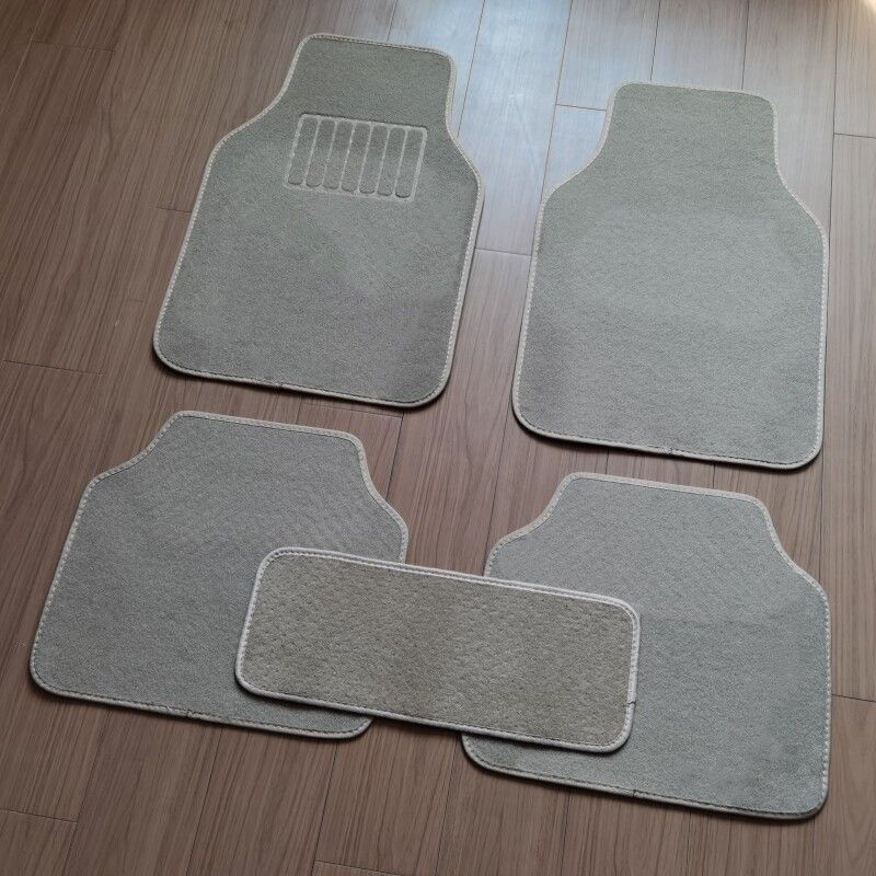 Suede Car Foot Mat Universal Floor Mat Surrounded by Protective Pad Carpet Car Foot Mat Wear-Resistant Non-Slip Mat Flame Retardant Mat