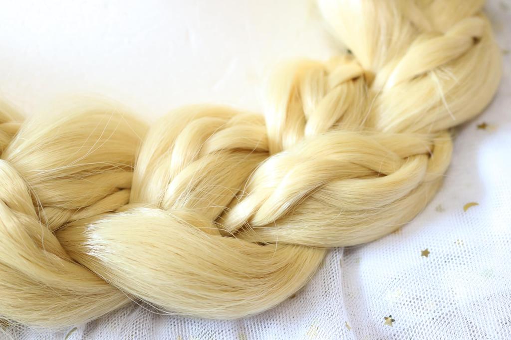 Rapunzel Long-Haired Princess Heat-Resistant Cosplay Wig with 23 Artificial Flowers