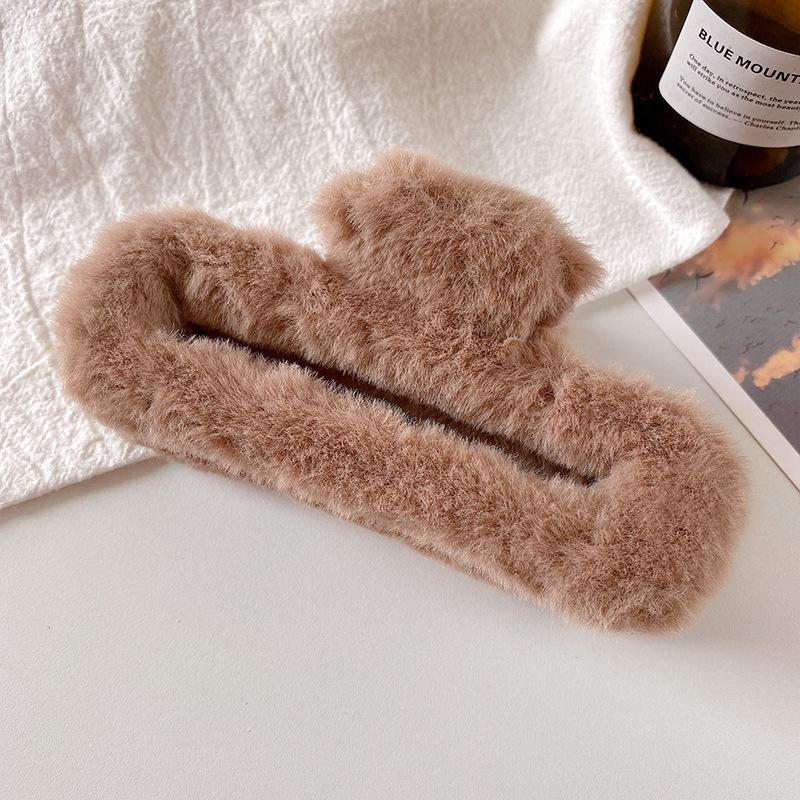 Autumn/Winter High-End Large Plush Claw Clip for Women - Ideal for Thick Hair Updos