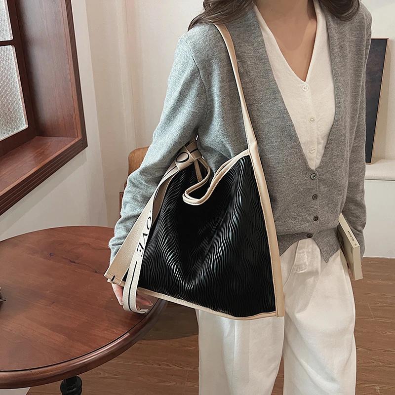 New Casual PU Tote Shoulder Bags  High Quality  Light  Personality  Large Size  Concise Trend  Versatile Style  Pleated Bags