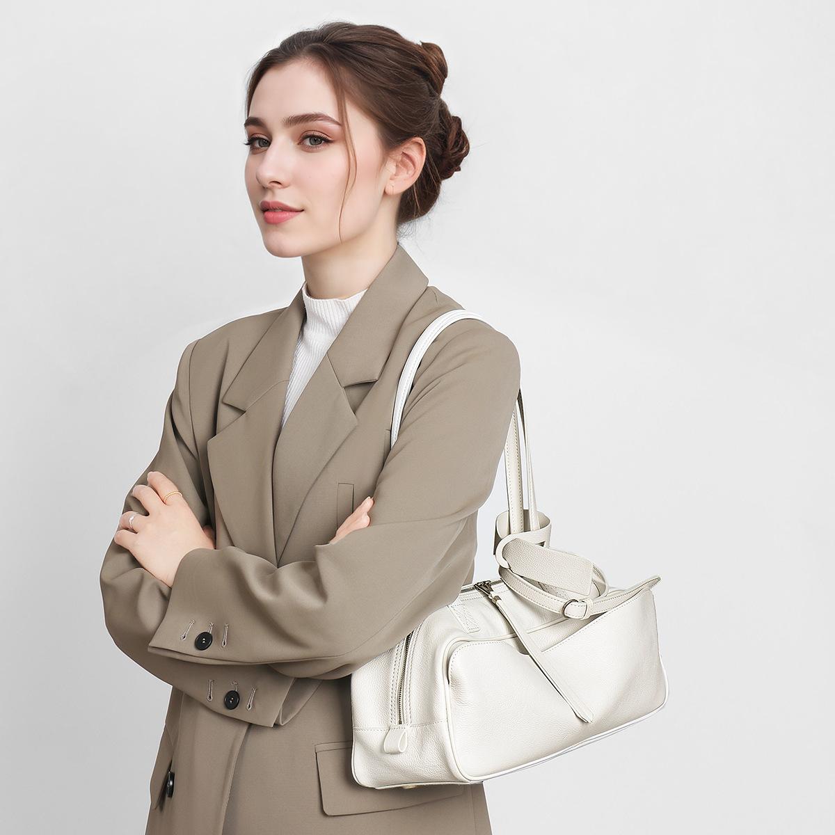 2025 Натуральная замшевая кожа Coow Минималистичная роскошная сумка-боулинг Boston Женская универсальная дорожная сумка с верхней ручкой и плечевым ремнем 32x13x17cm бежевый