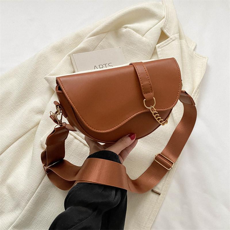 

Stylish Vintage Women s Pu Saddle Bag 2023 Fall Casual Fashion Crossbody Bag With Magnetic Closure коричневый