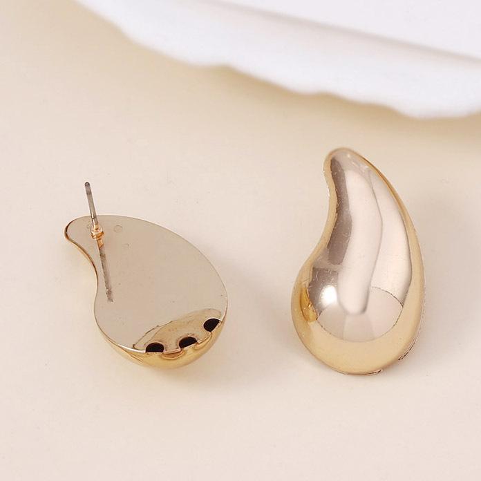 

High-end design sense, semi-cut surface electroplated smooth surface teardrop ear studs, niche fashion, versatile for daily use, women s style