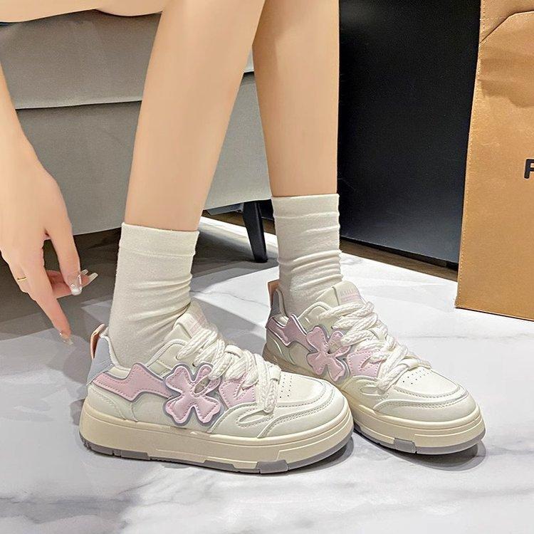 thick-soled four-leaf clover design board shoes for women 2025 new spring and summer niche casual versatile fashion white shoes for women