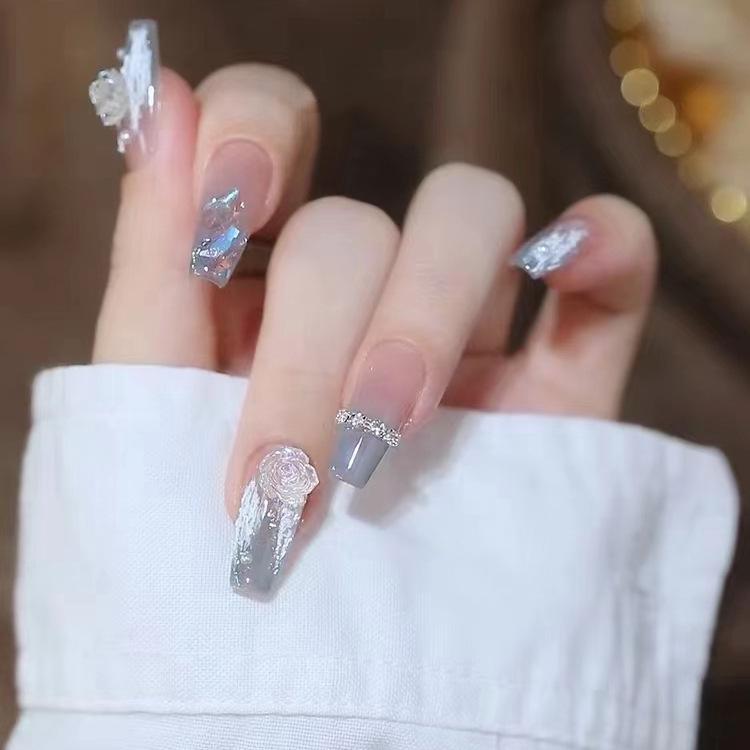 

B505 Wearable Light Luxury Camellia Chain Aurora Diamond False Nails