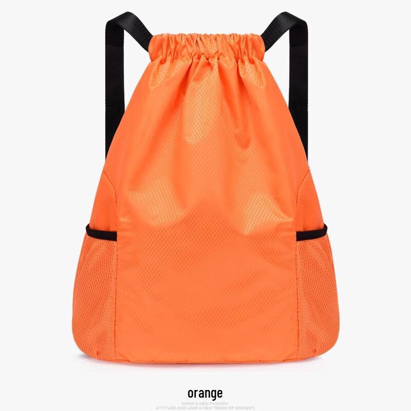 

Спортивный рюкзак на шнурке