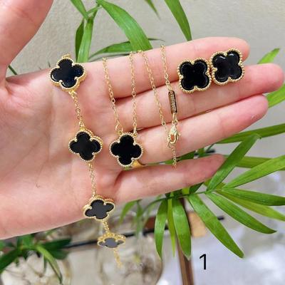 4 Piece Jewelry Set New Lucky Four Leaf Clover Bracelet Necklace Earrings Set
