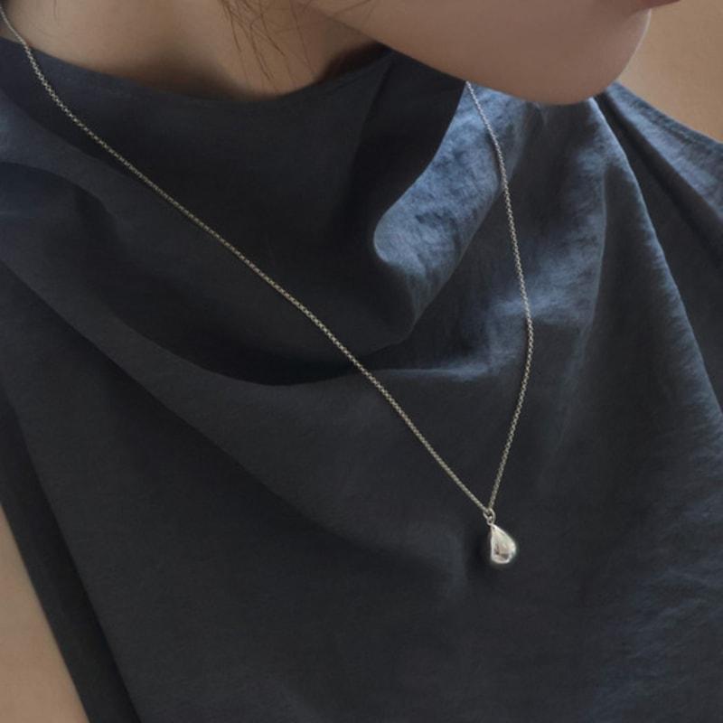 Dawn of Me Rosee. Clair Necklace