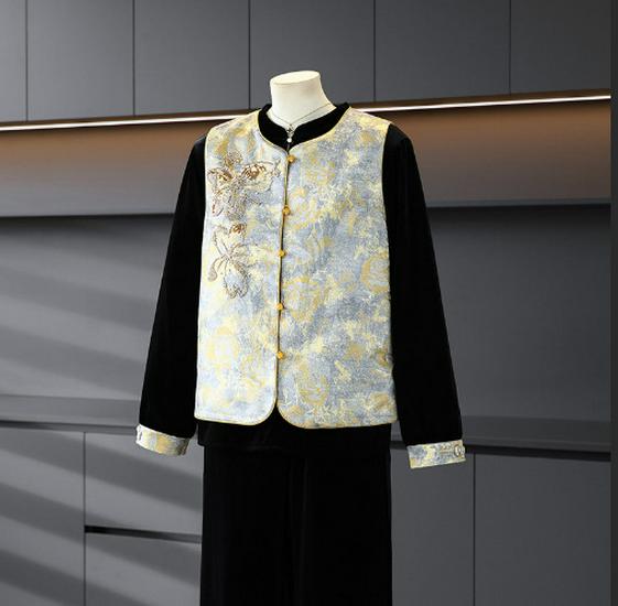 

Elegant Velvet Spring Suit: Three-Piece Set for Mothers - Dignified and Stylish 5XL