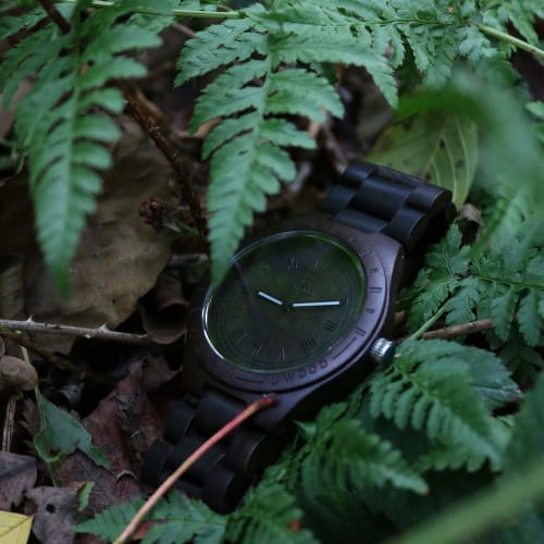 LeeEv Men's Lightweight Unique Wooden Watch, Uwood Series, Handmade Sandalwood Analog Quartz Vintage Roman Numeral Natural Wood Watch, Black Sandalwoo