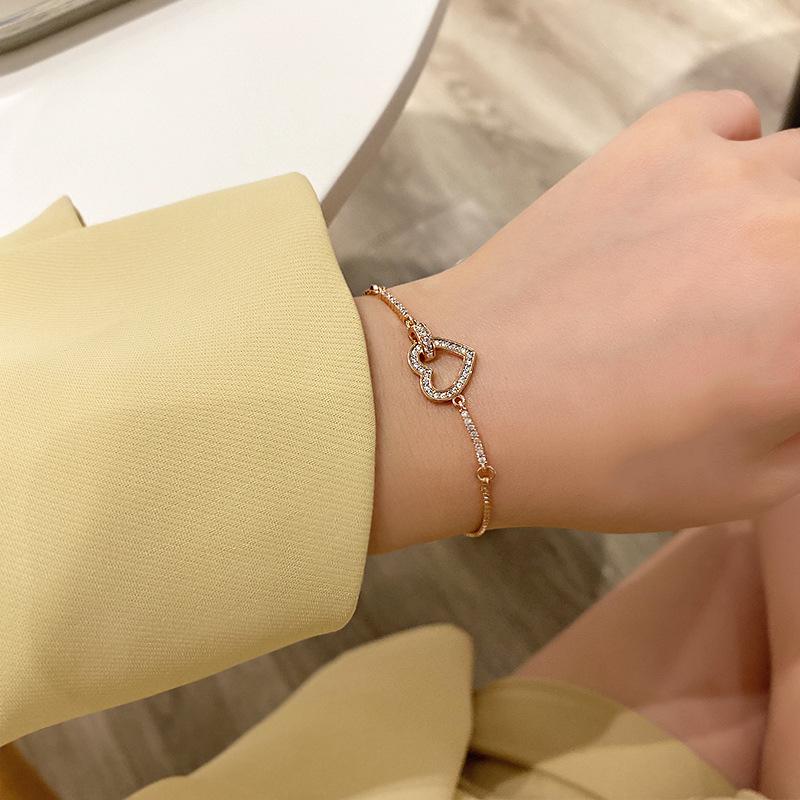 Brățară elegantă cu inimă pavată micro, care nu se decolorează, pentru femei - Bijuterii de mână minimaliste de înaltă calitate, ideale pentru cele mai bune prietene