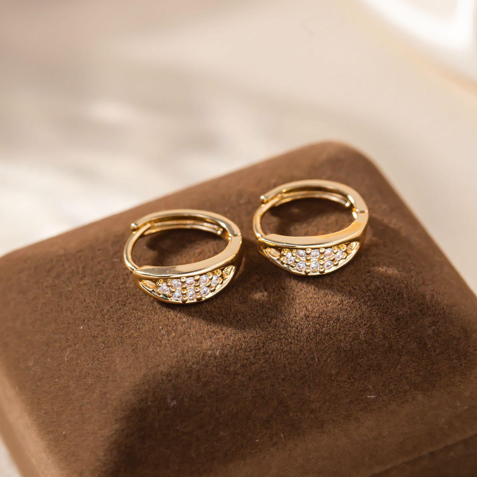 European Retro Rhinestone Zircon Earrings - Elegant Geometric Style
