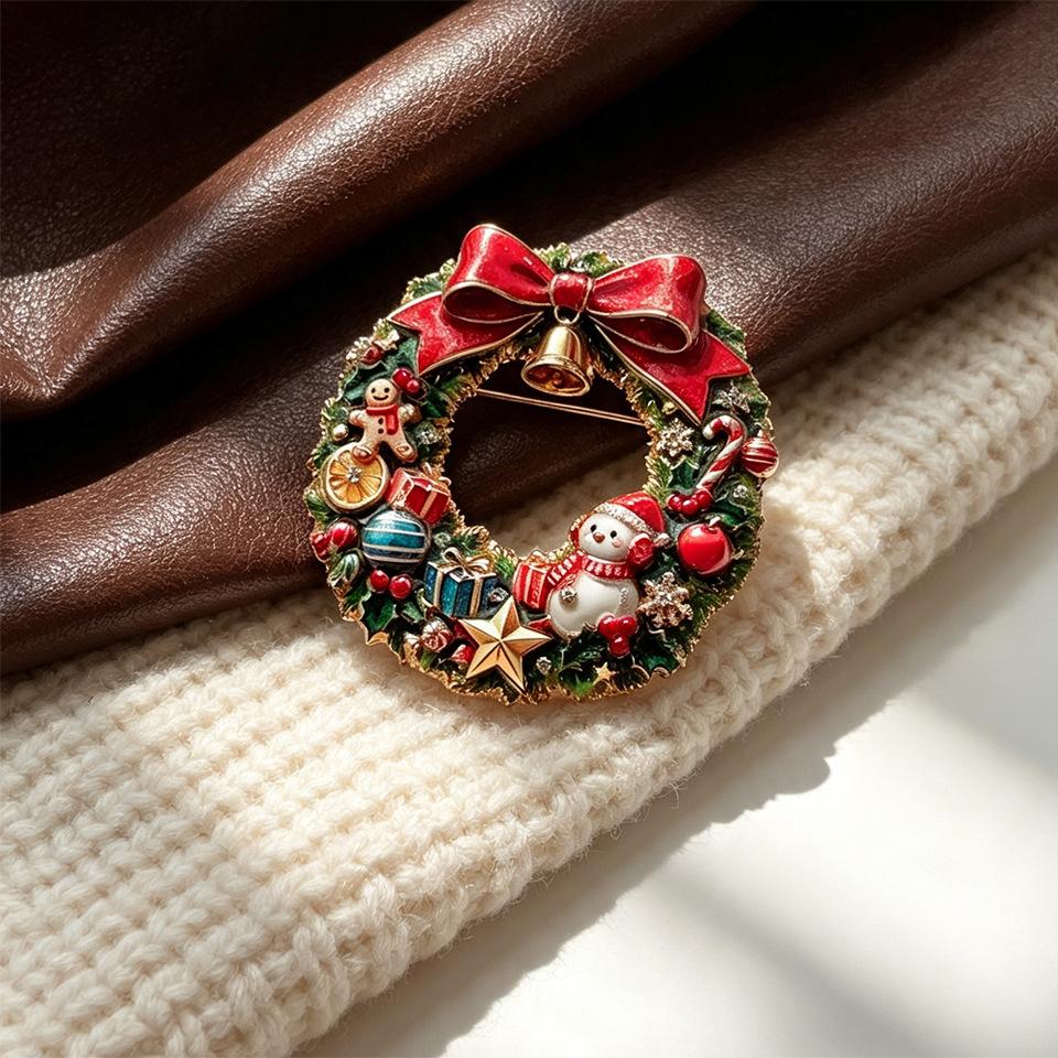Weihnachtskranz Brosche, Schleife Glocke, Schneemann Emaille Brosche, Kleiner Feiertags-Accessoire Pin rot