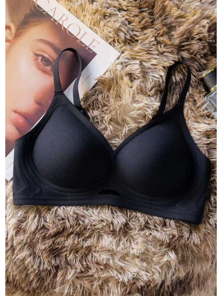 Seamless Hollow Design Supportive Bra – Comfort, Lift, and Anti-Sagging for a Smaller-Looking Bust