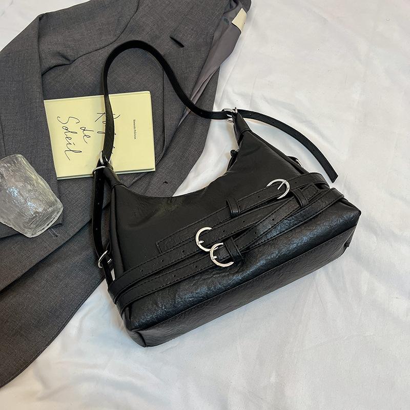 Winter sweet and cool babes locomotive armpit bag women s new trend fashion crescent versatile shoulder messenger bag