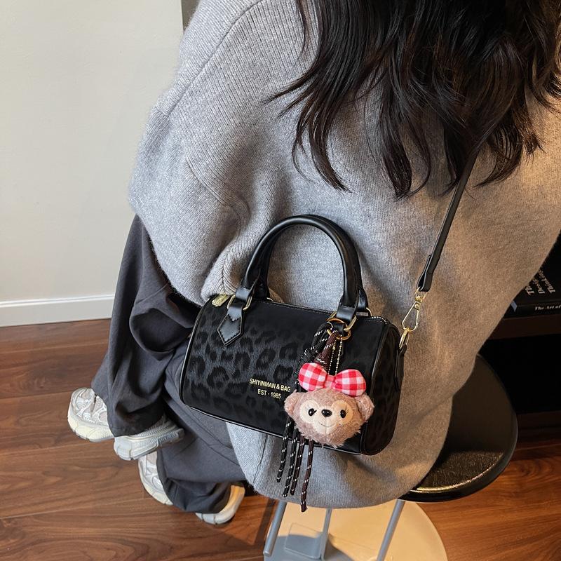 Leopard Print Retro Small Bag Women's New Trendy Fashion Versatile Shoulder Messenger Bag Hand Pillow Bag