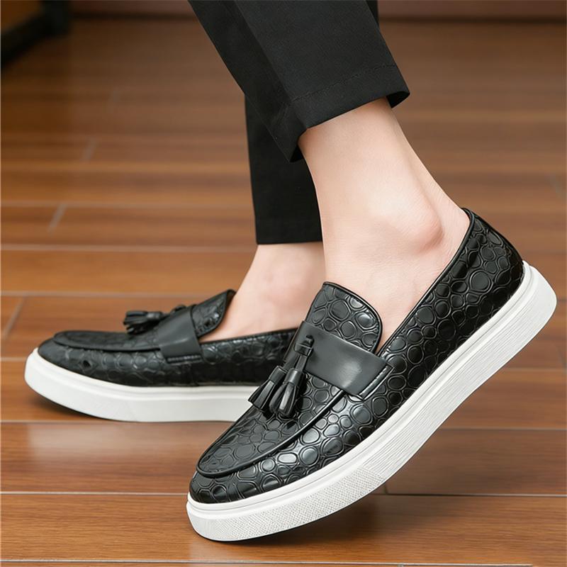 New Luxury Designer Men's Slip on Tassels Loafter Leisure Leather Shoes Male Comfortable Sneakers Tenis Masculino Zapatos Hombre