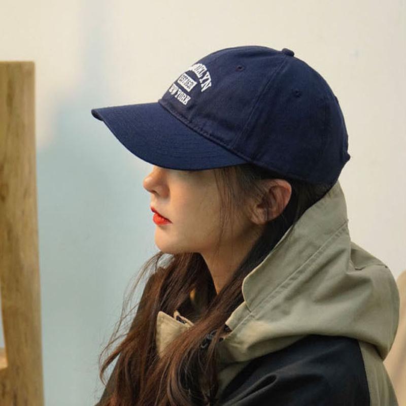 

1Fashionable All-Match Letter Embroidery Casual Universal Sun-Proof Baseball Cap Men s and Women s Outdoor Fashion Baseball Cap One Size темно-синього кольору