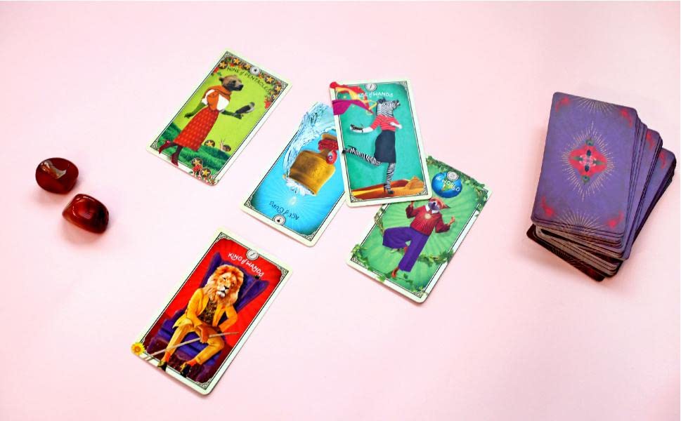 Tarot of Curious Creatures" Oracle Cards Tarot Japanese Edition (Lightworks Oracle Card Series)