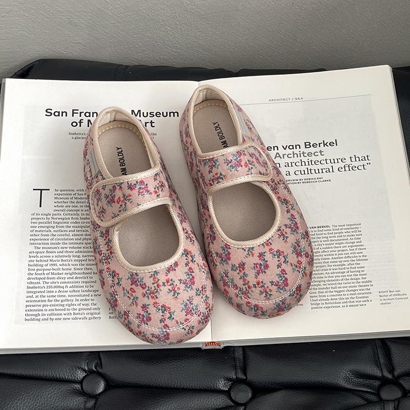

Retro literary Doudou shoes women s 2025 new spring and summer Velcro small floral Mary Jane sweet flat shoes 40 малиновый розовый