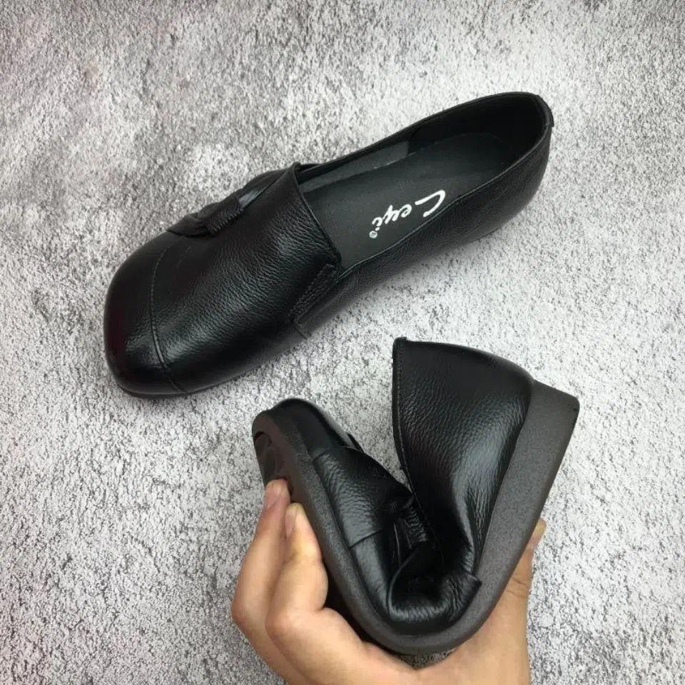 Middle-aged and Elderly Shoes Non-slip Plus Size Women's Shoes Flat Shoes Round Toe Soft Soles, Soft Leather Women's Single Shoes