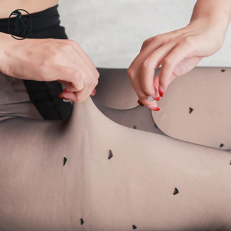 

Fleece polka dot black silk bare leg artifact female autumn and winter nude feeling fleece thickened leggings double skin tone pantyhose winter [0d outer layer can be cut at will]