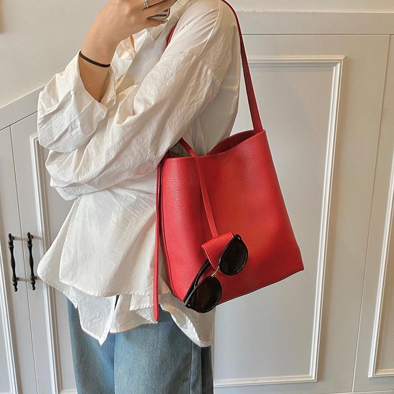 New Casual Commuting Large-capacity Bucket Bag Women's Messenger Bag Fashionable Shoulder Bag